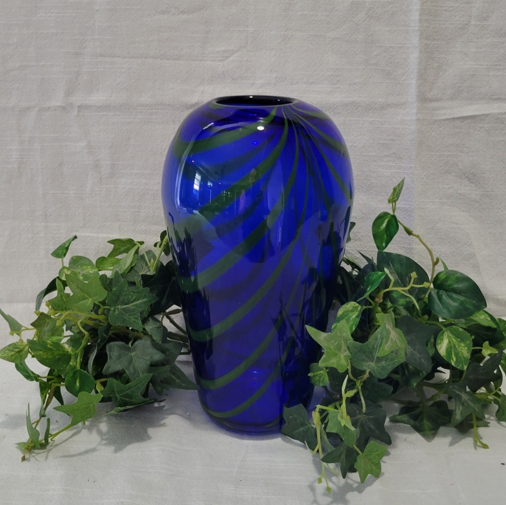 Blue and yellow feathered glass art vase